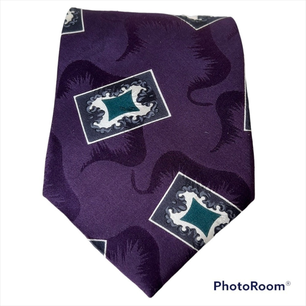 𝅺VINTAGE Purple HALSTON 100% Italian Silk Tie